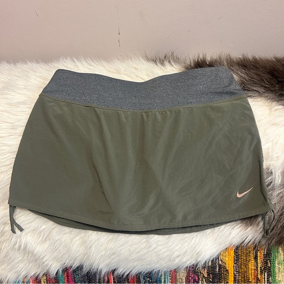 NIKE DRI-FIT SKORTS size S - Picture 1 of 6
